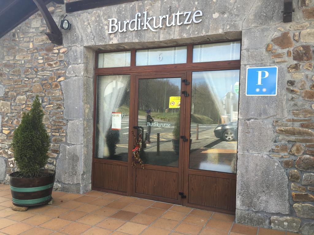 Burdi -Kurutze Pension Urquiola Ngoại thất bức ảnh